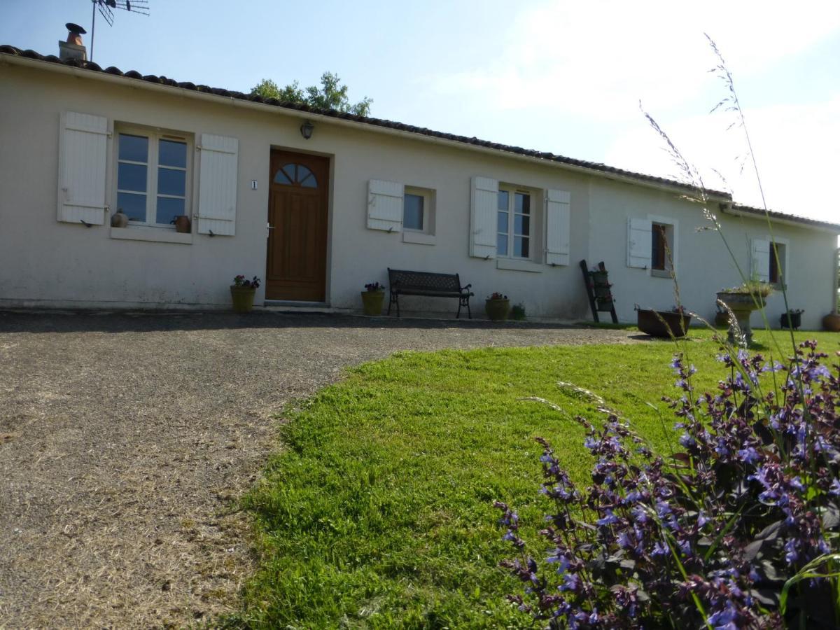 Chez Kate Bed and Breakfast Charroux  Buitenkant foto